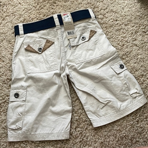 Boys Levi’s Cargo Shorts - Picture 2 of 3